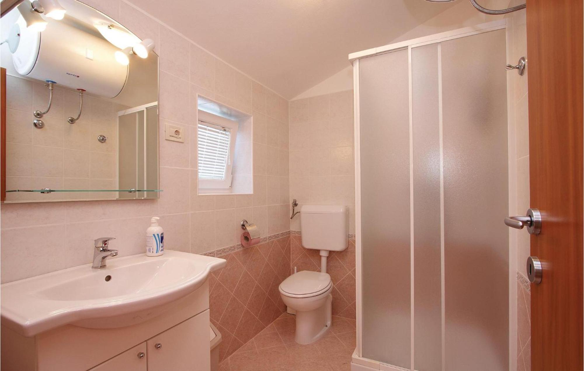 2 Bedroom Awesome Apartment In Plomin Zewnętrze zdjęcie