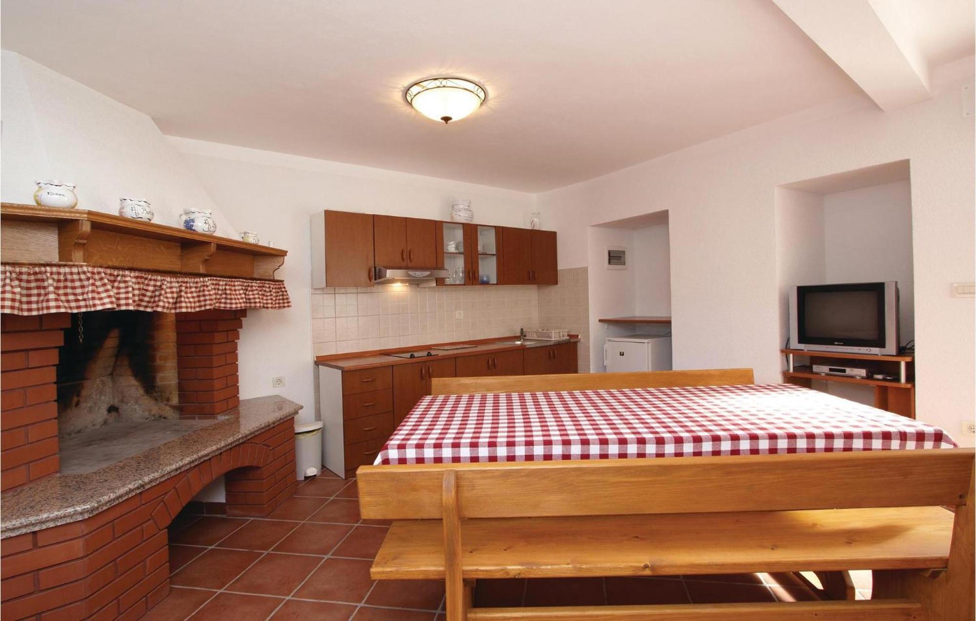 2 Bedroom Awesome Apartment In Plomin Zewnętrze zdjęcie
